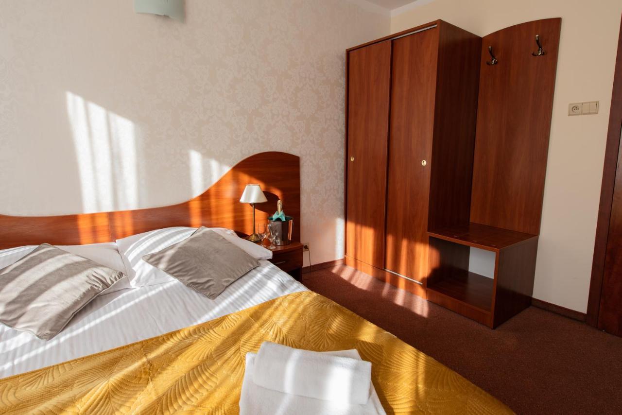 Hotel Grand Felix Kraków Exteriör bild